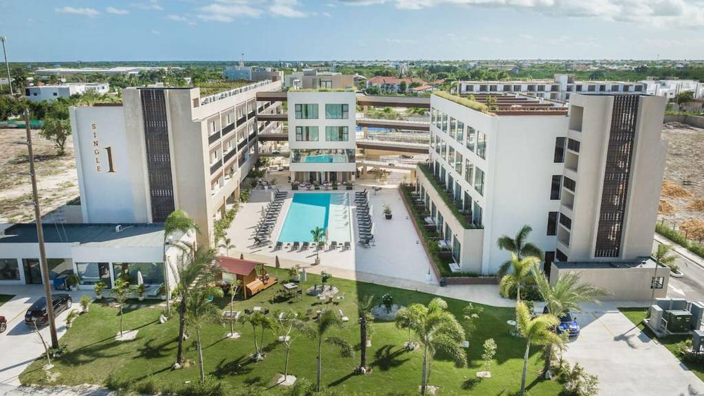 Inversión Inmobiliaria en Punta Cana: Vive o Renta Cerca del Downtown